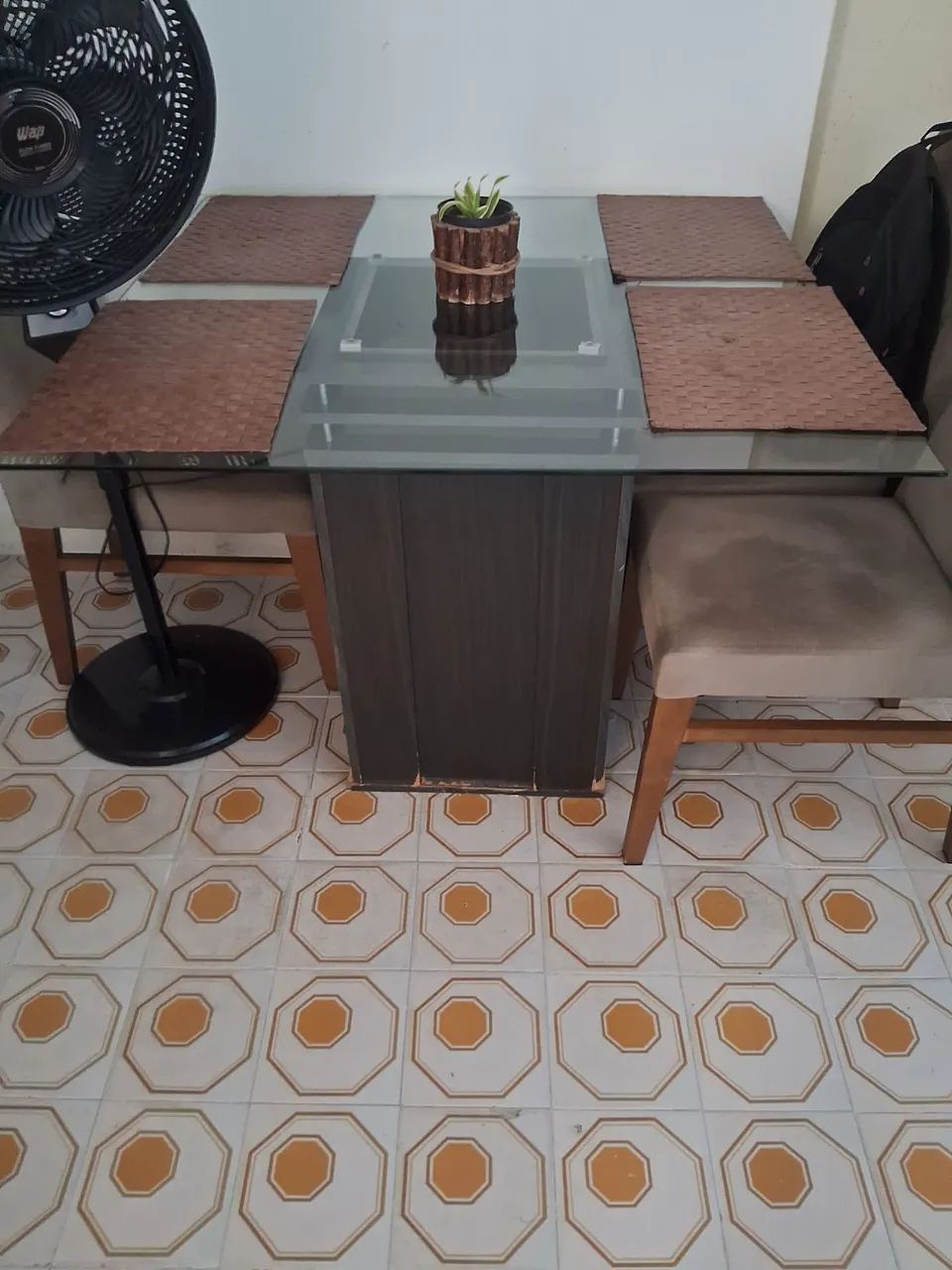 Mesa de vidro 1 x 1 MT. So a mesa.