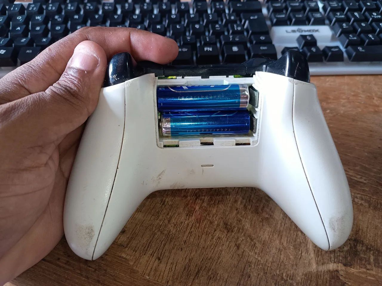 Controle Xbox one s r1 sem pegar - Foto 2