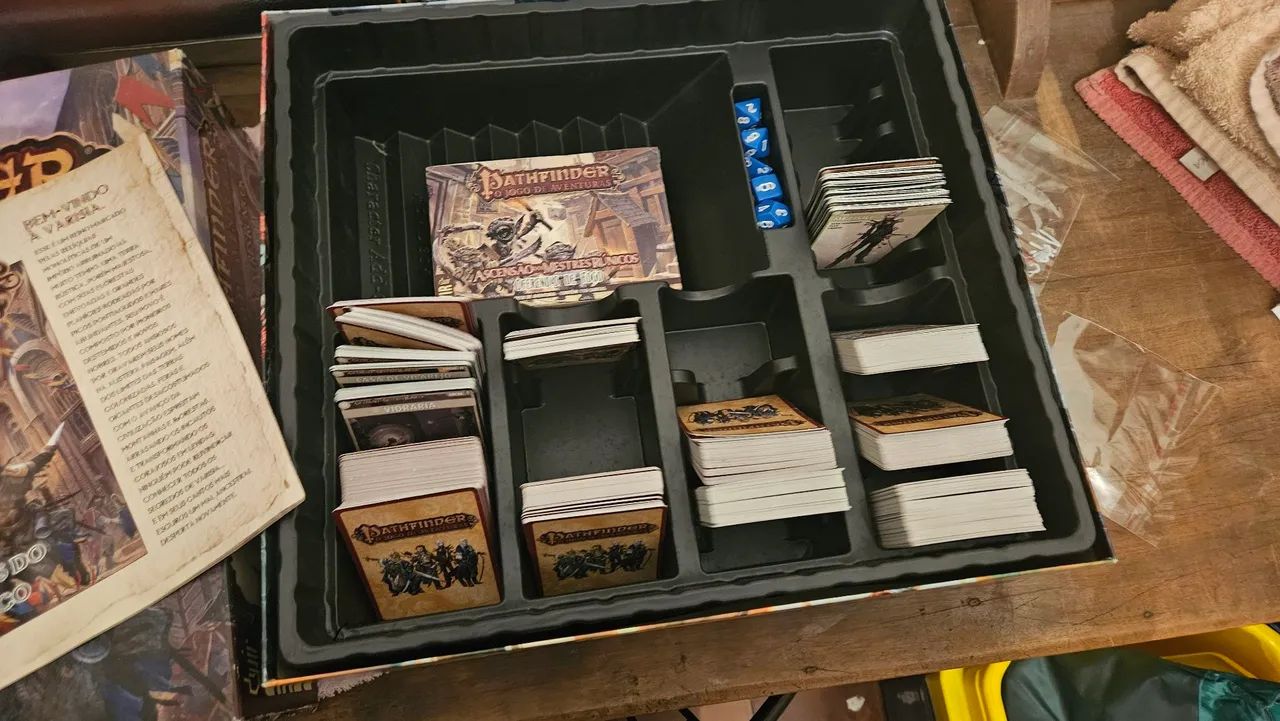 Jogo de tabuleiro tabletop Pathfinder Conjunto Básico BR primeira edição 2014 - Foto 2