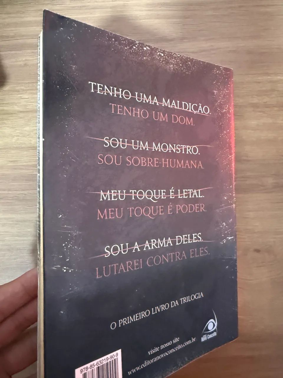 Livro estilhaça-me