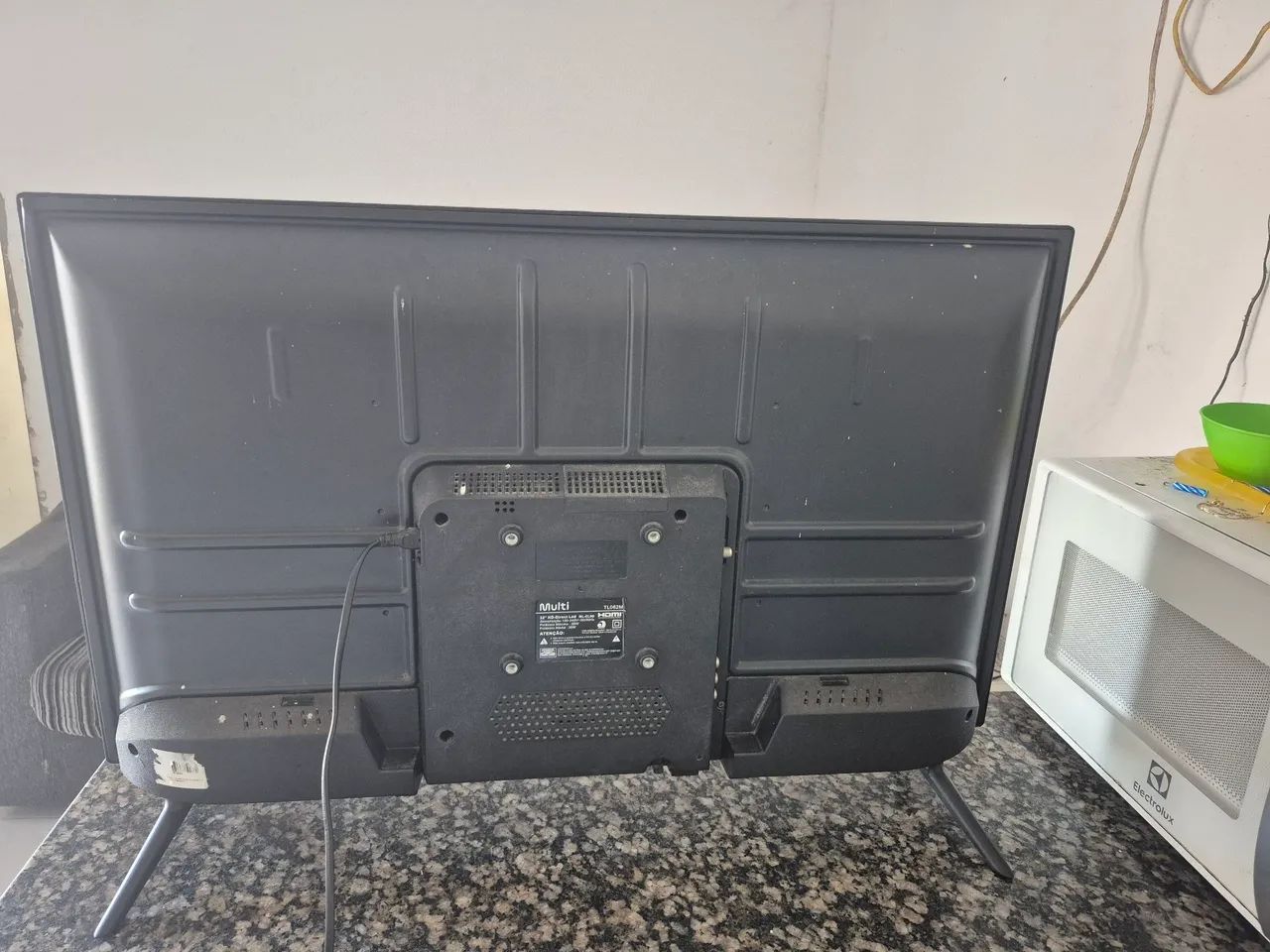 Tv multilaser para retira de peças (quebrada) - Foto 2