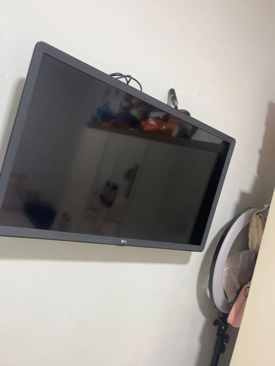 Televisão LG quebrada 
