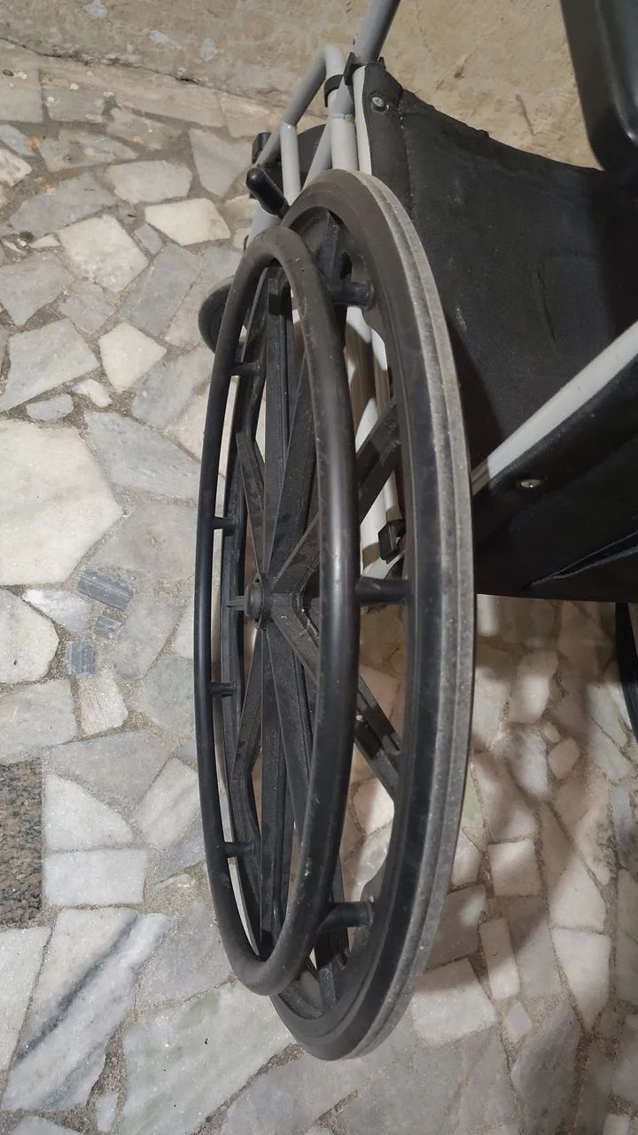 Cadeira de roda confortável  - Foto 3