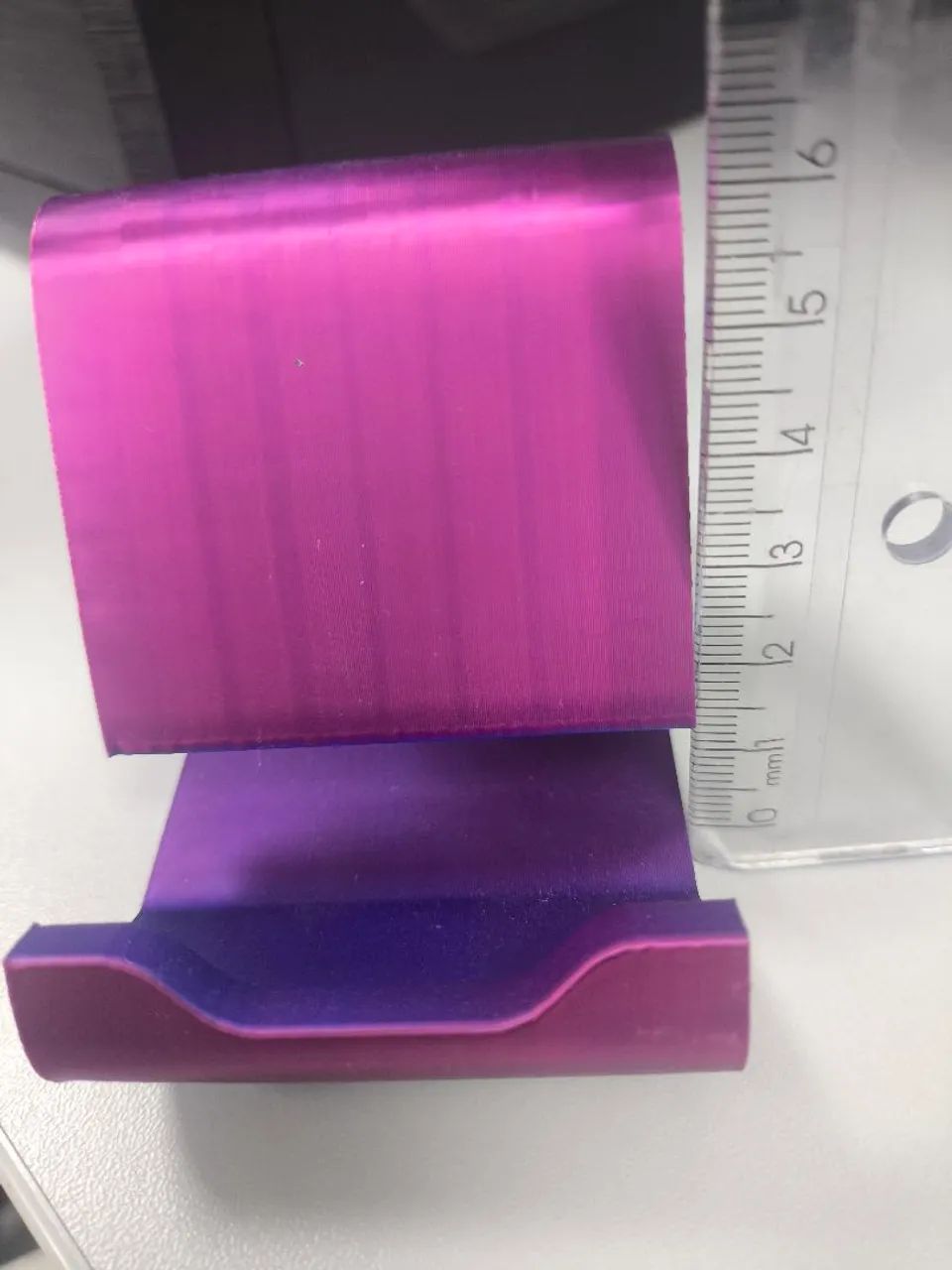 Suporte de Mesa para Celular e Tablet.