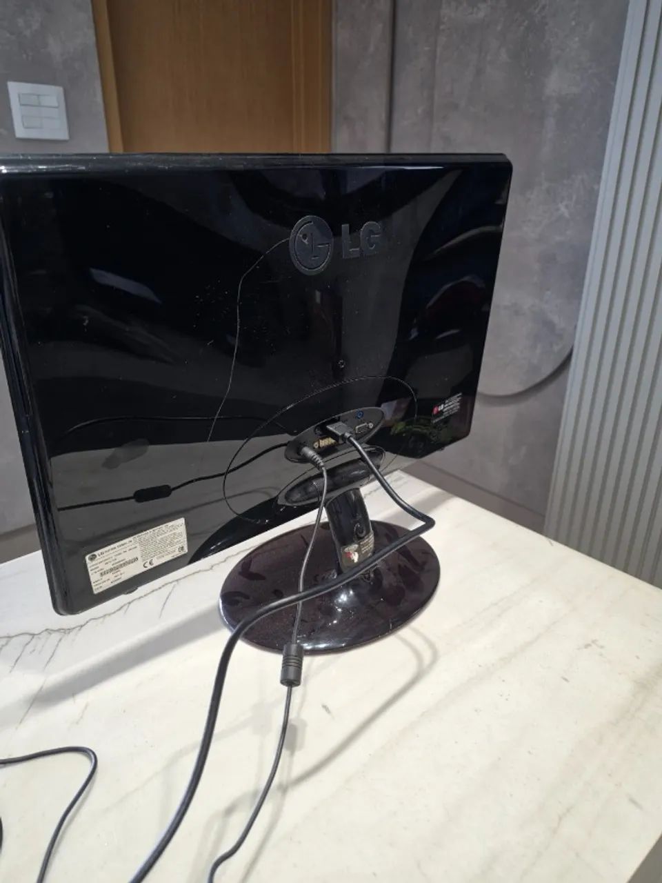 Monitor LG Flatron 21,5? Full HD | HDMI, DVI e VGA | Funcionando - Foto 4