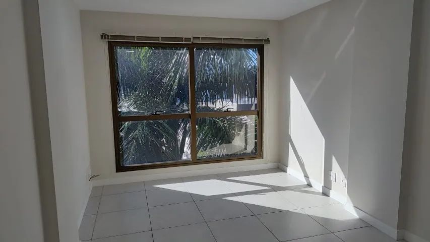 Alugo Sala Comercial com Garagem, próximo à UFSC e ao Villa Romana Shopping, na Trindade. - Foto 5