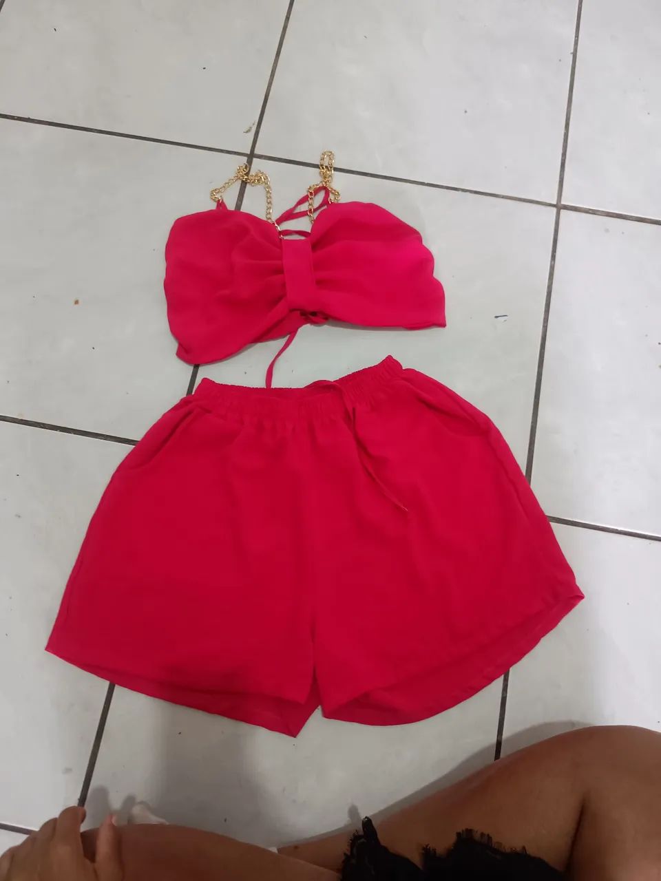 Lote de roupa feminino 