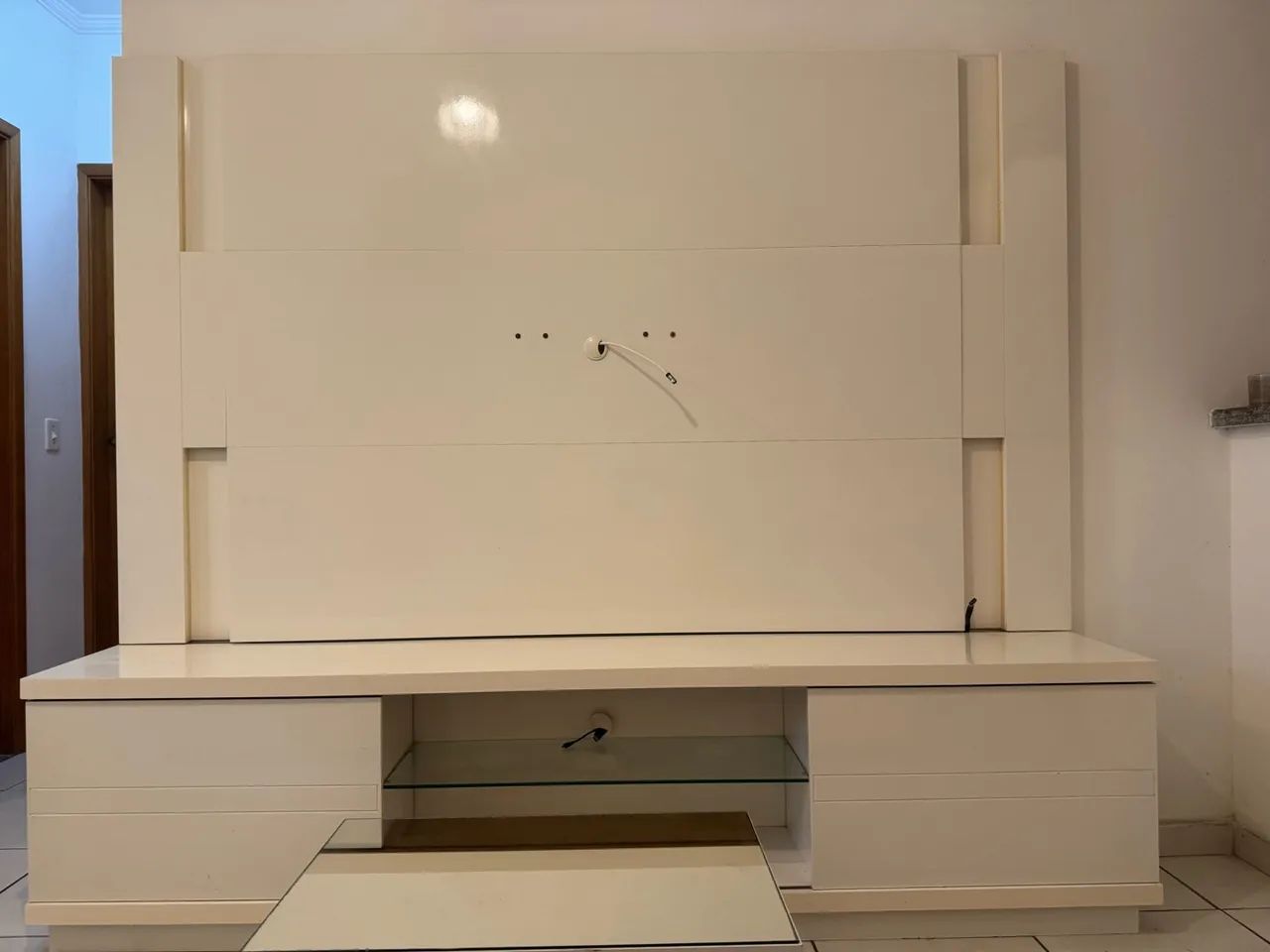 Rack com painel Off branco com LED + Mesa de Centro Espelhada DE BRINDE - Foto 4
