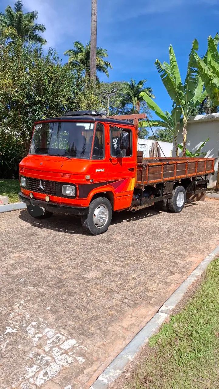 Caminhão 608 