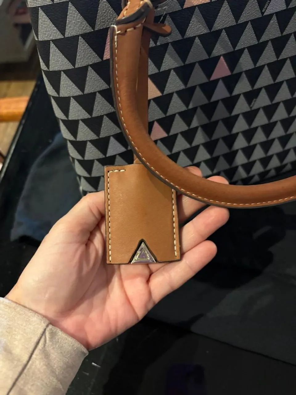 Bolsa Schutz Triangle Nova - Foto 3