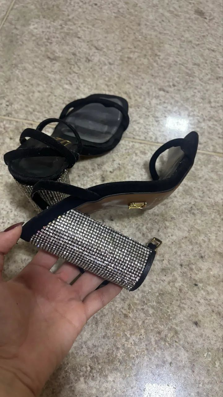 Sandália Uza com Pedraria Multicolorida - Foto 3