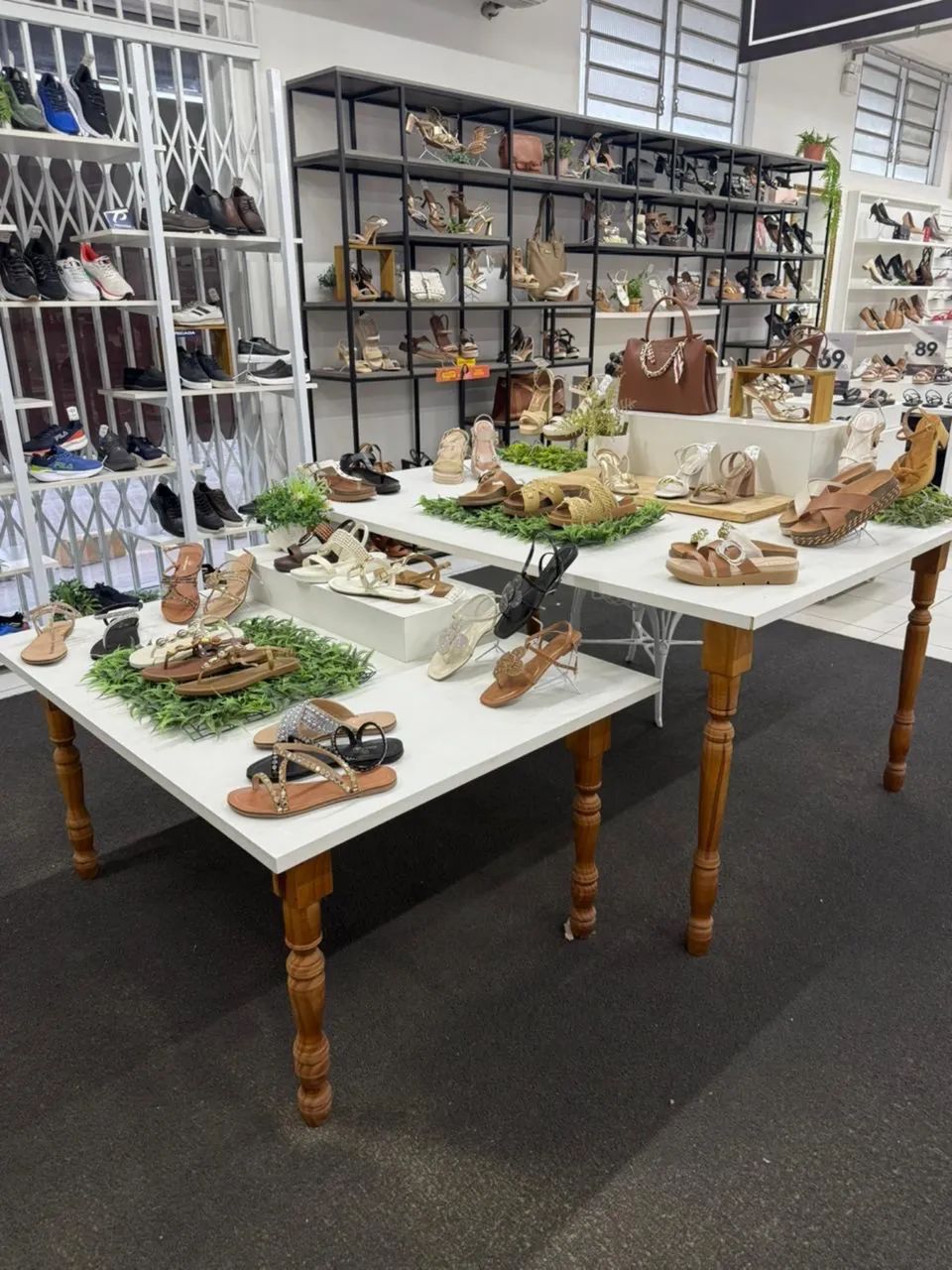 Mesa para exposição de produtos loja  - Foto 2