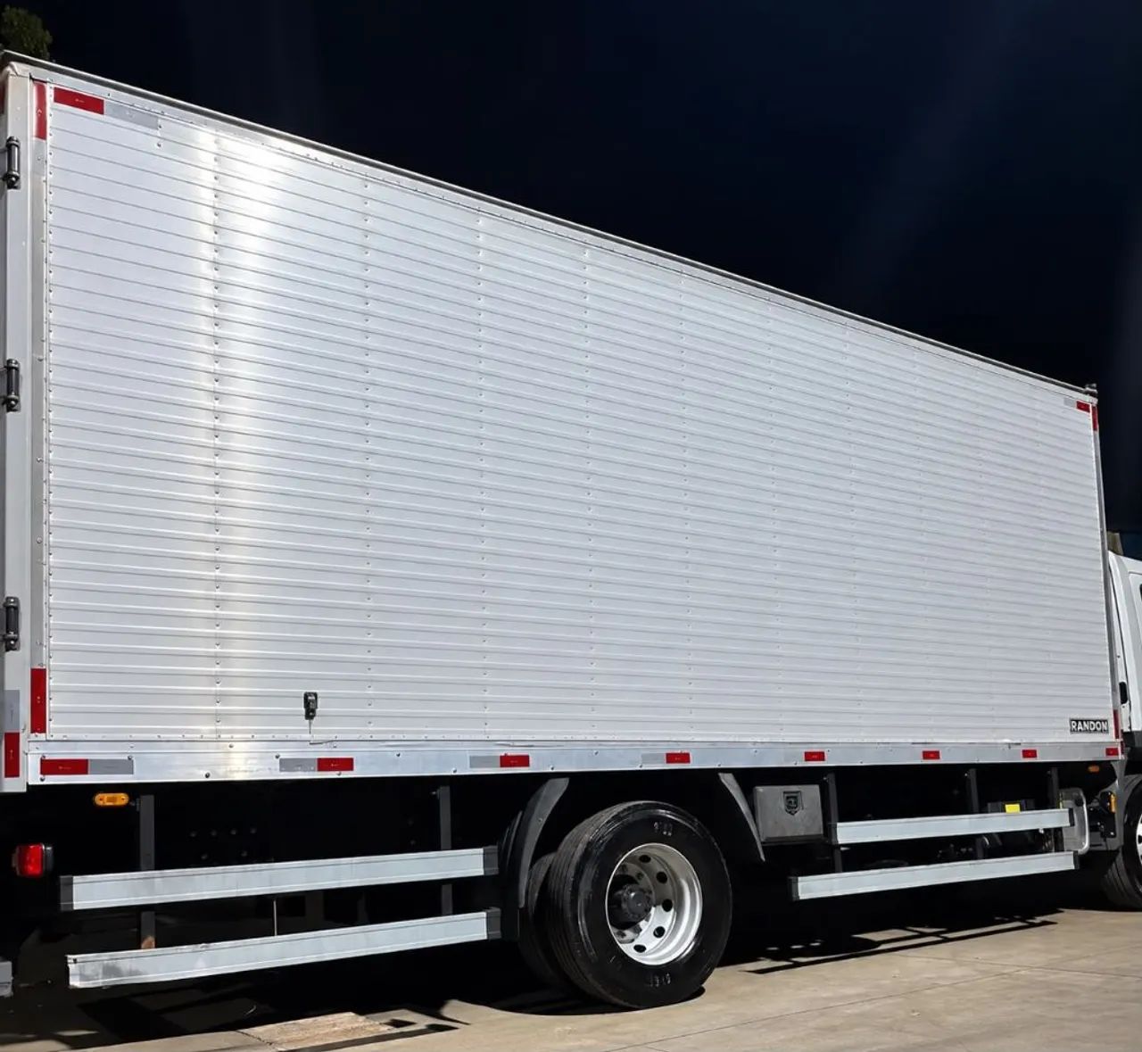 Atego 1719 4x2 2p (diesel)(E6) - Foto 5