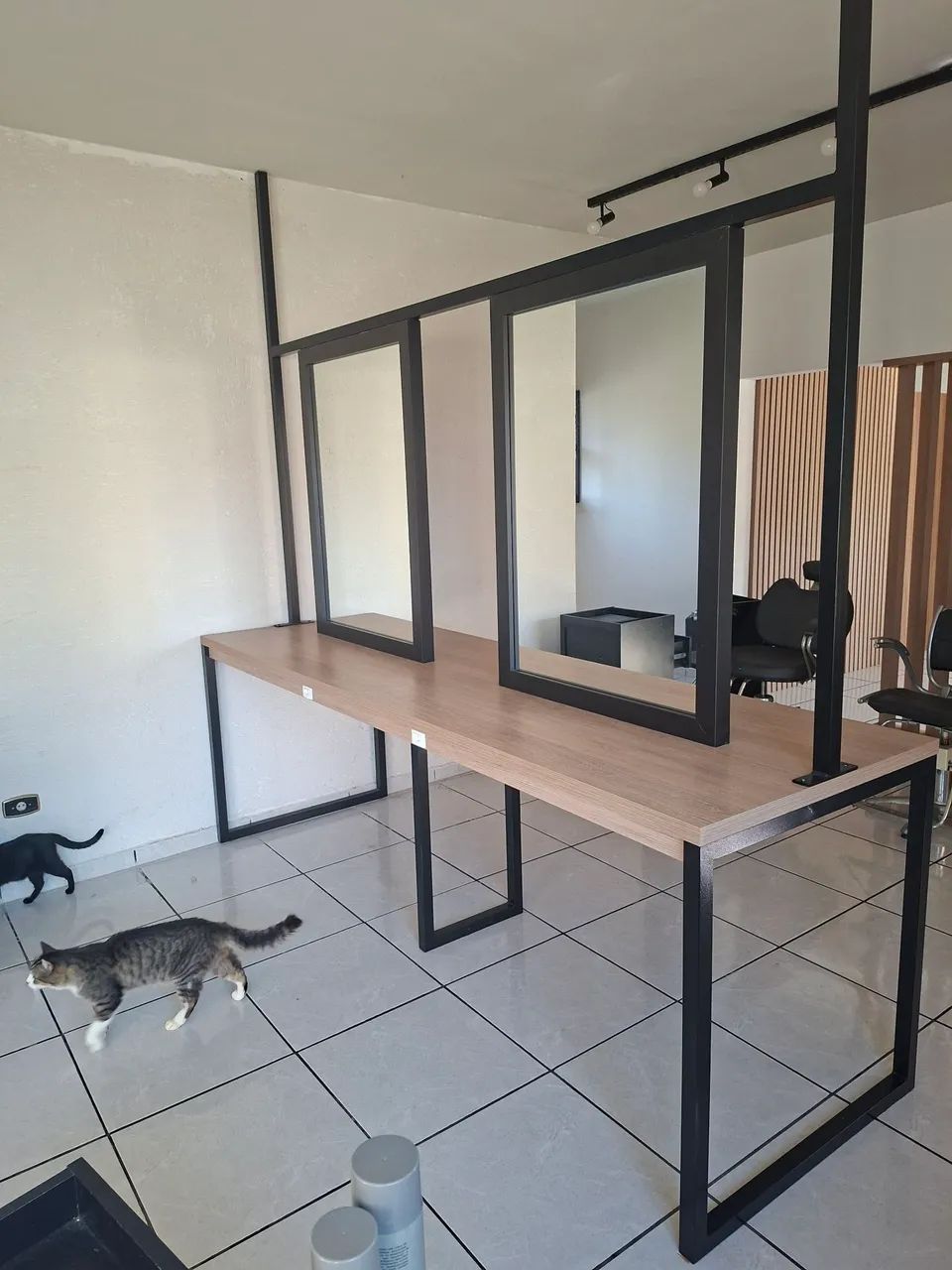 Bancada mdf e metalon 4 espelhos 