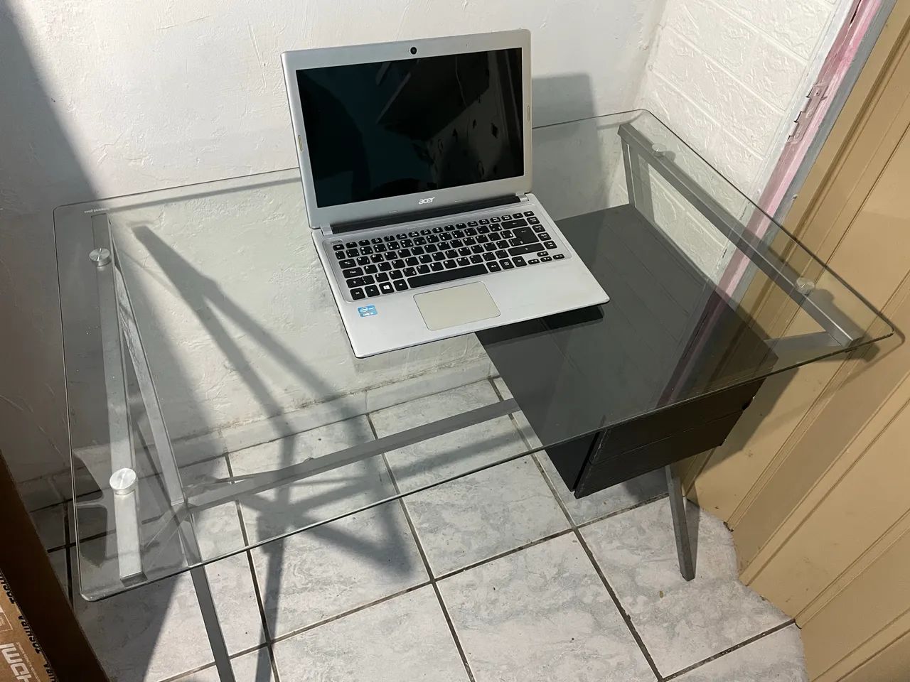 Vende-se escrivaninha  - Foto 2