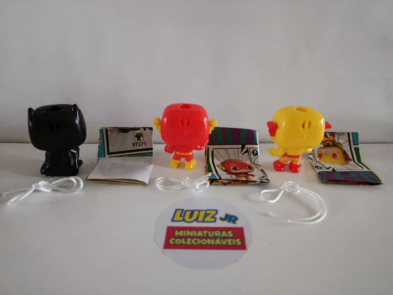 Miniaturas Kinder ovo DC - 3 unidades - Foto 2