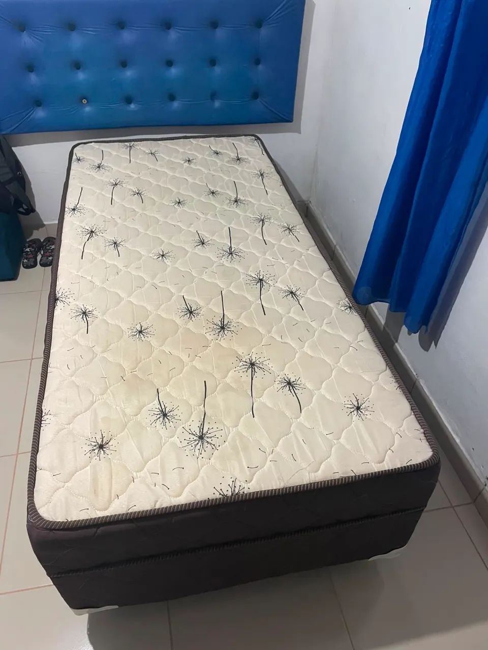 Venda de cama de solteiro. 