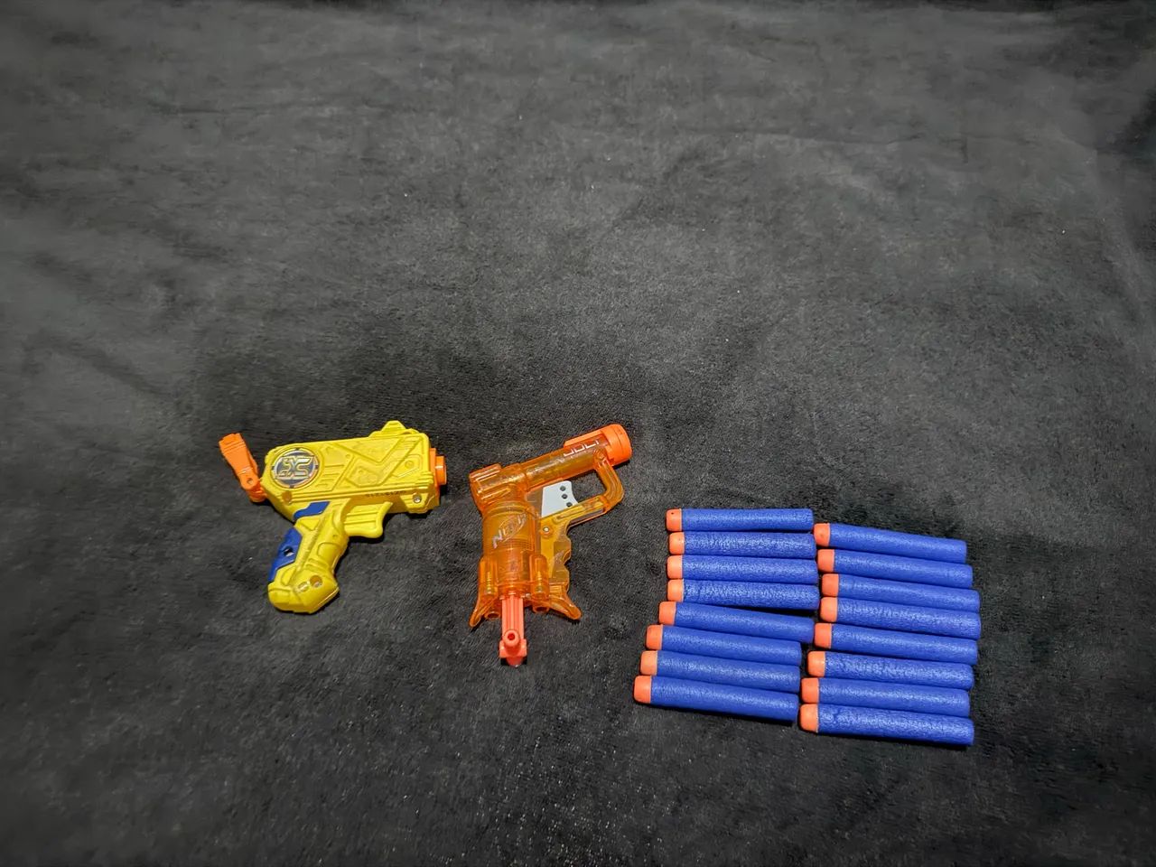 The ZURU X-Shot Micro Dart Blaster Pistol ;Blaster Nerf N-Strike