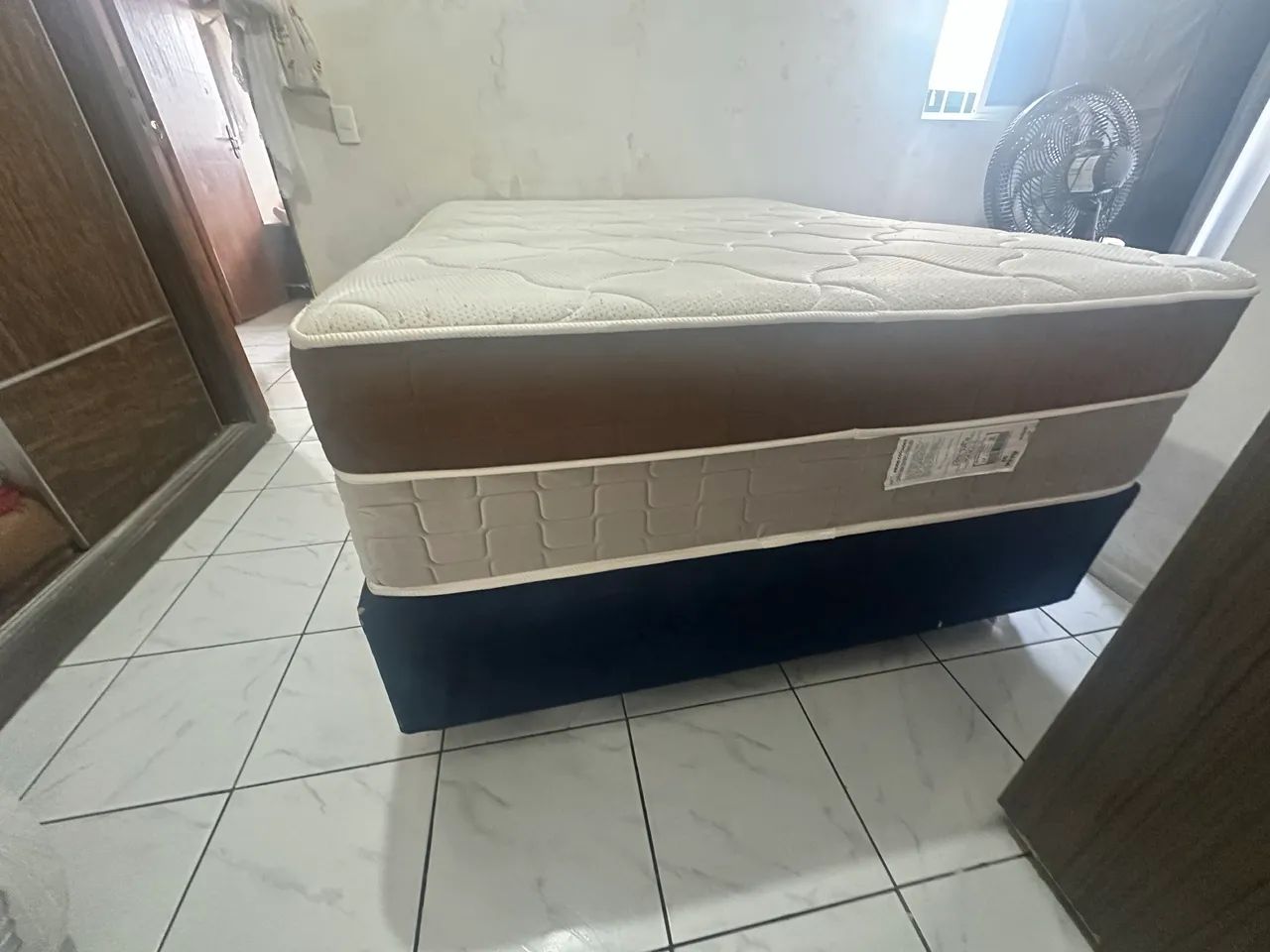 Mesa, Cama, Poltrona e Rack - Foto 2