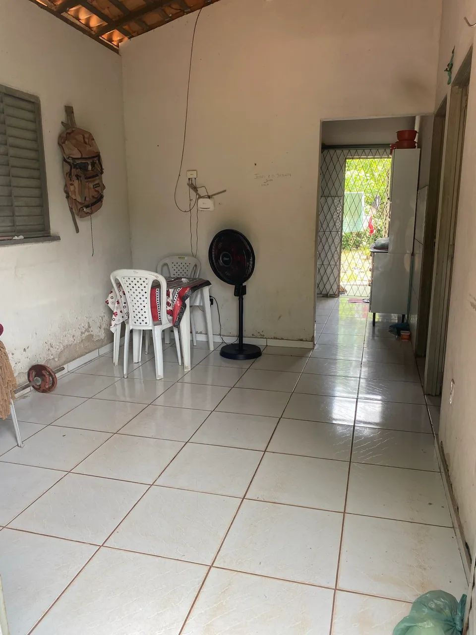 VENDE-SE CASA NO INTERIOR 