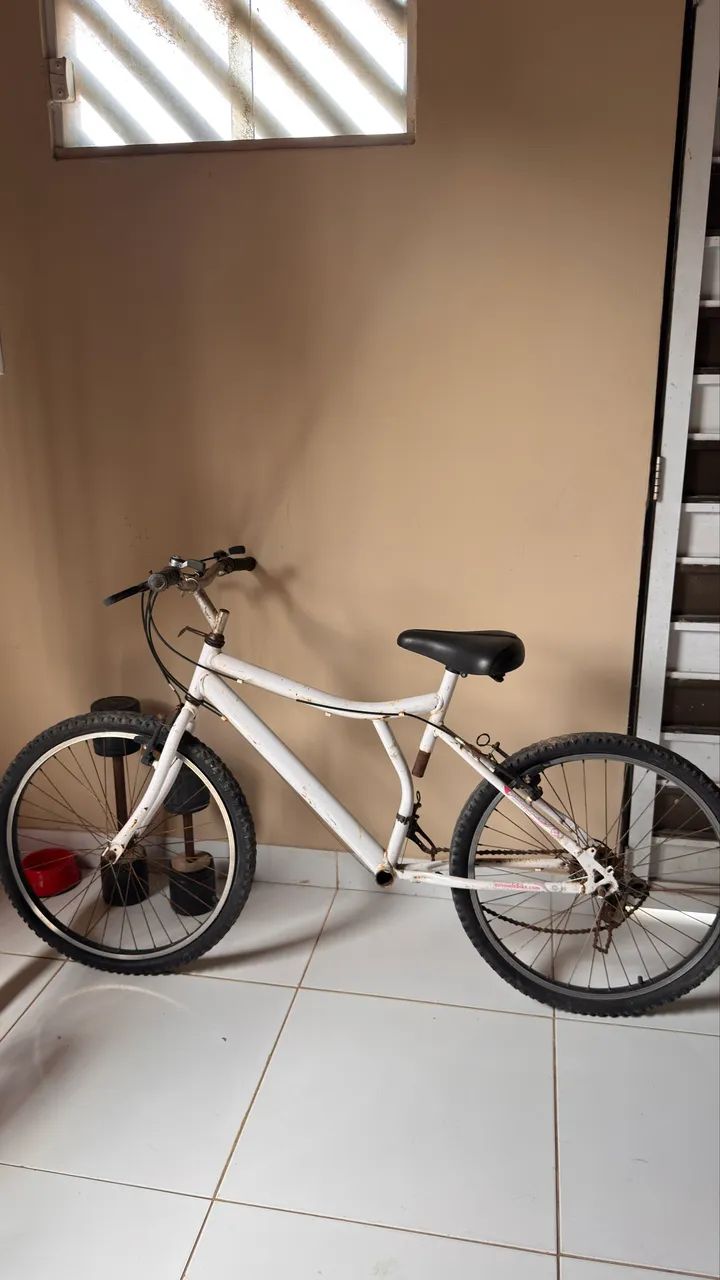 Vendo bicicleta com algumas coisas pra fazer