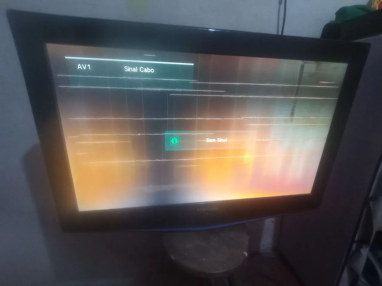 Vendo TV Samsung de 32 polegadas. 