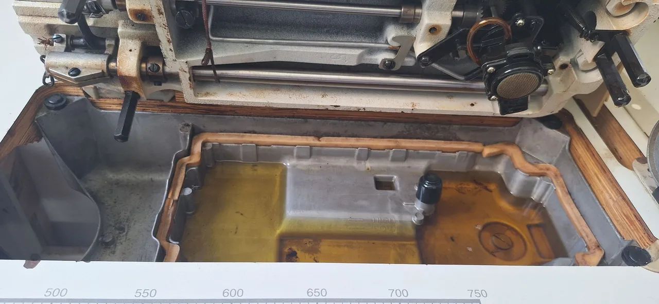 Máquina de Costura Reta Yamata com Bancada - Foto 4