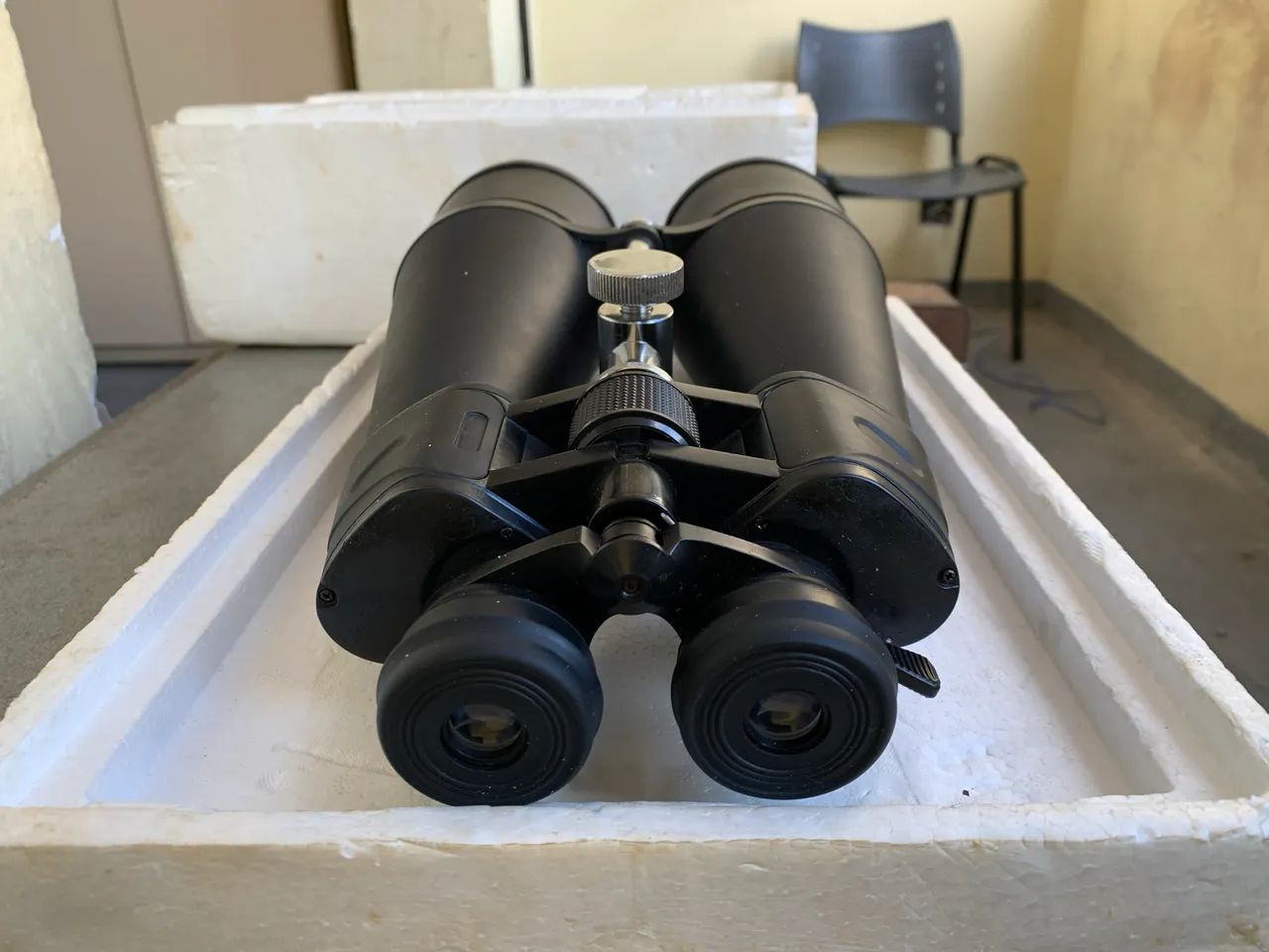Binóculo longo alcance na caixa nunca usado!