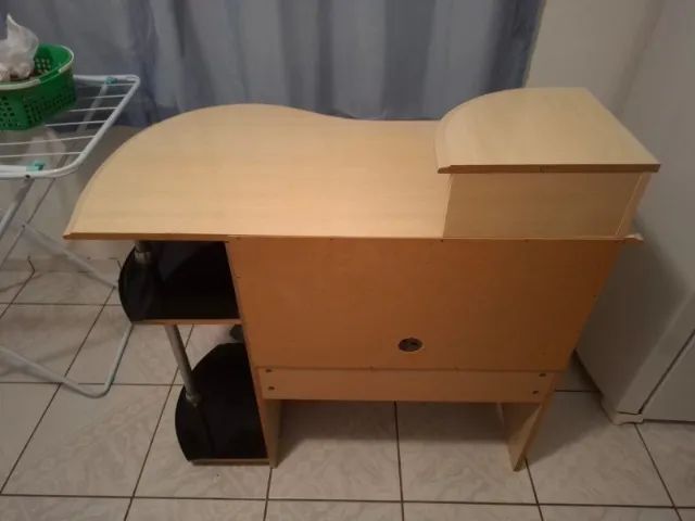 Escrivaninha de PC - Foto 2