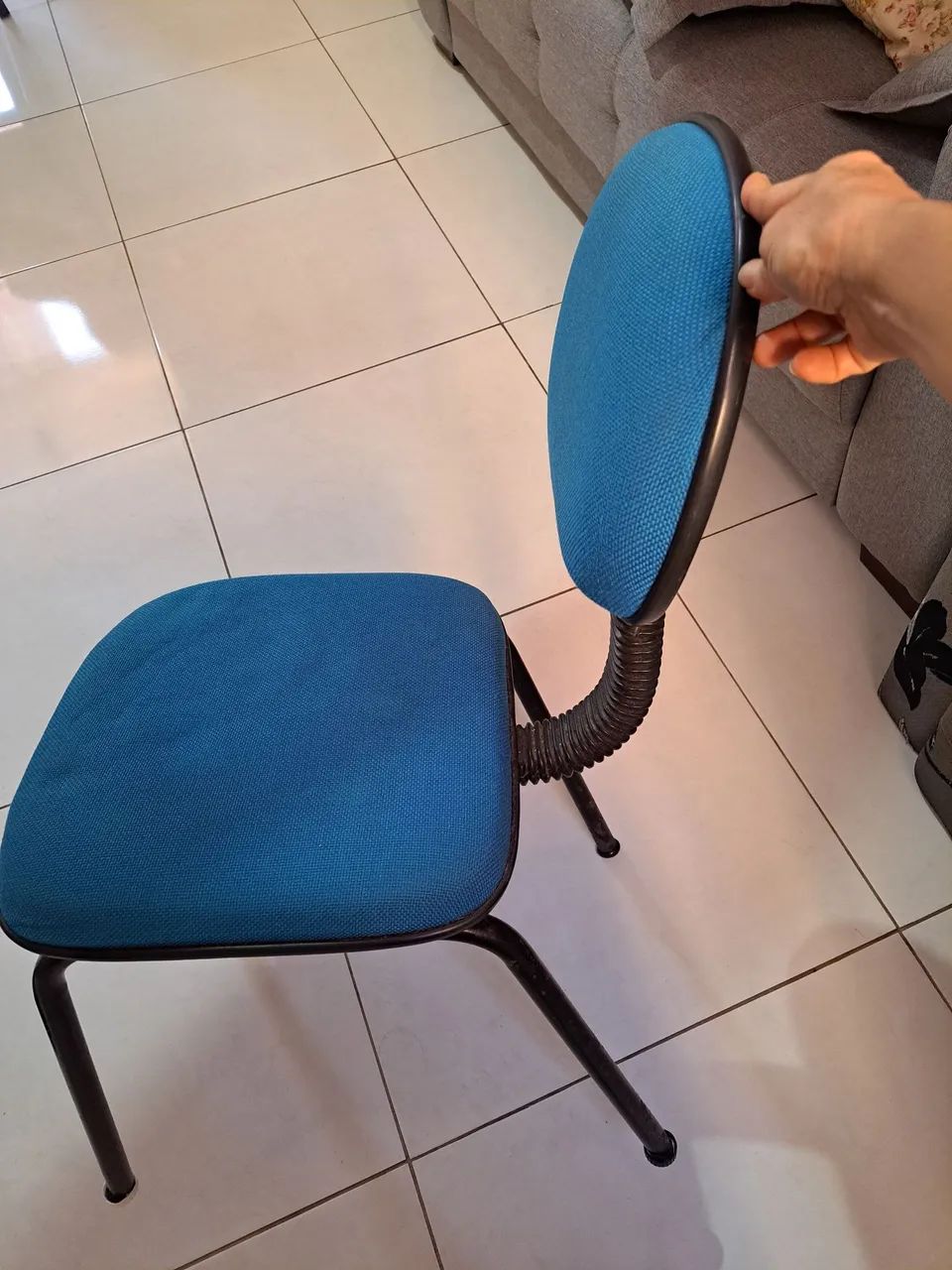 Uma cadeira  - Foto 2