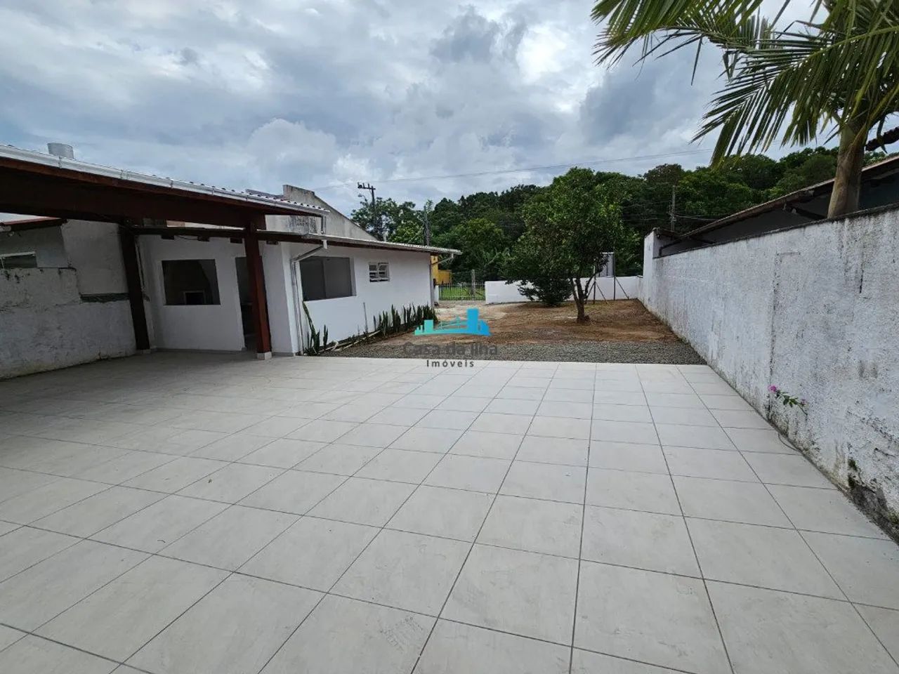 Casa no bairro Carianos com terreno amplo 432 m² - Foto 3