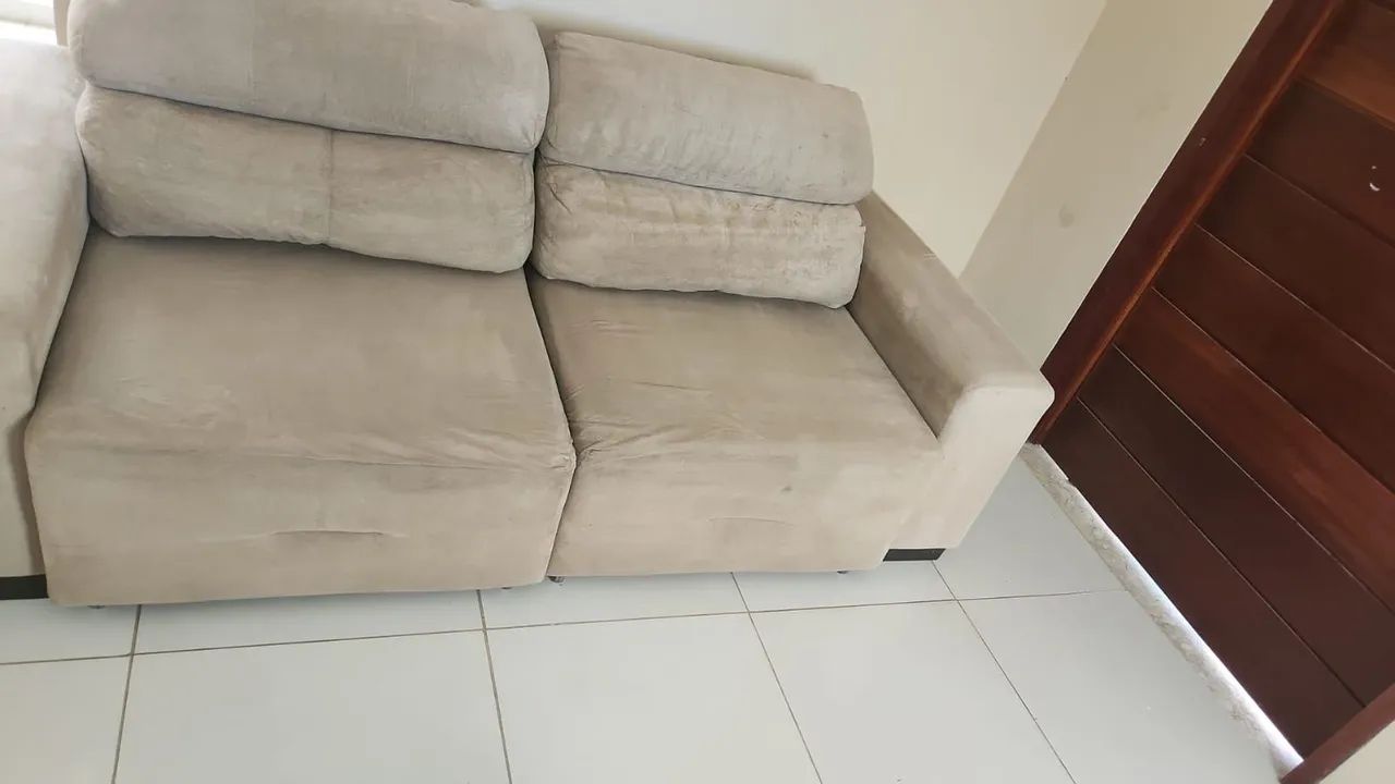 Sofá de 3 lugares reclinável.