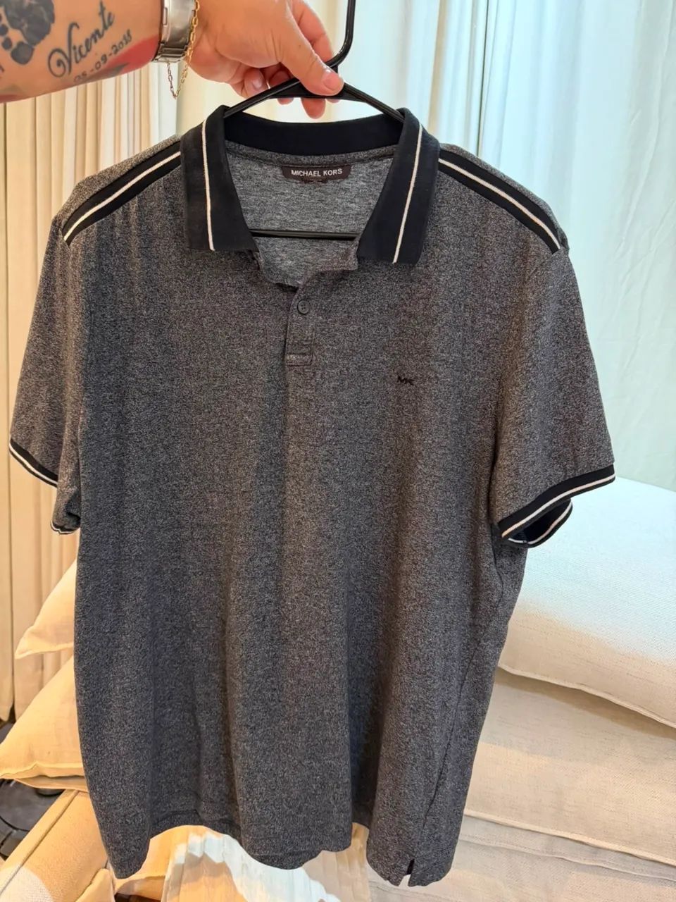 Roupas e tênis  - Foto 3