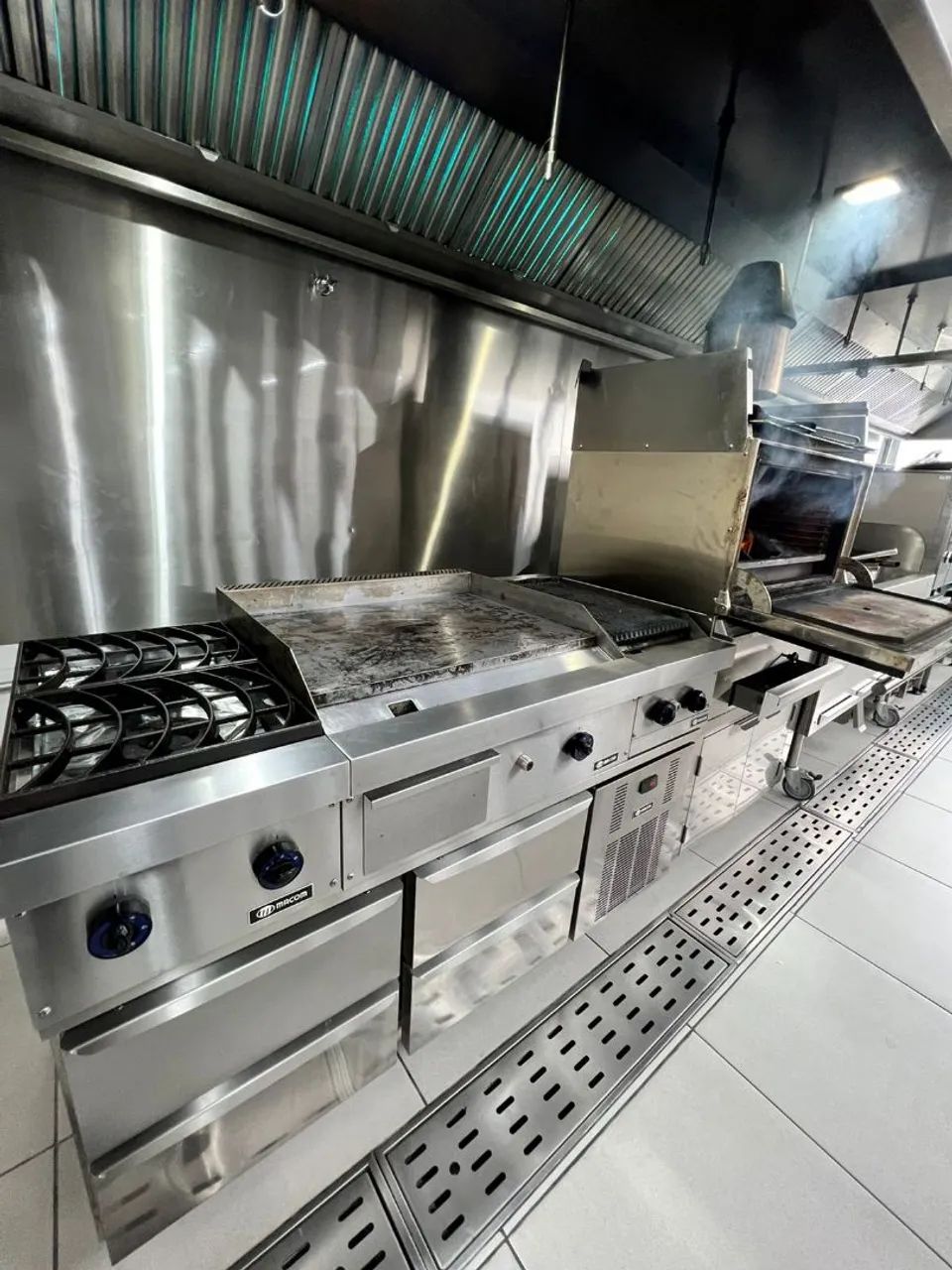Mesa de montagem em inox - Foto 3