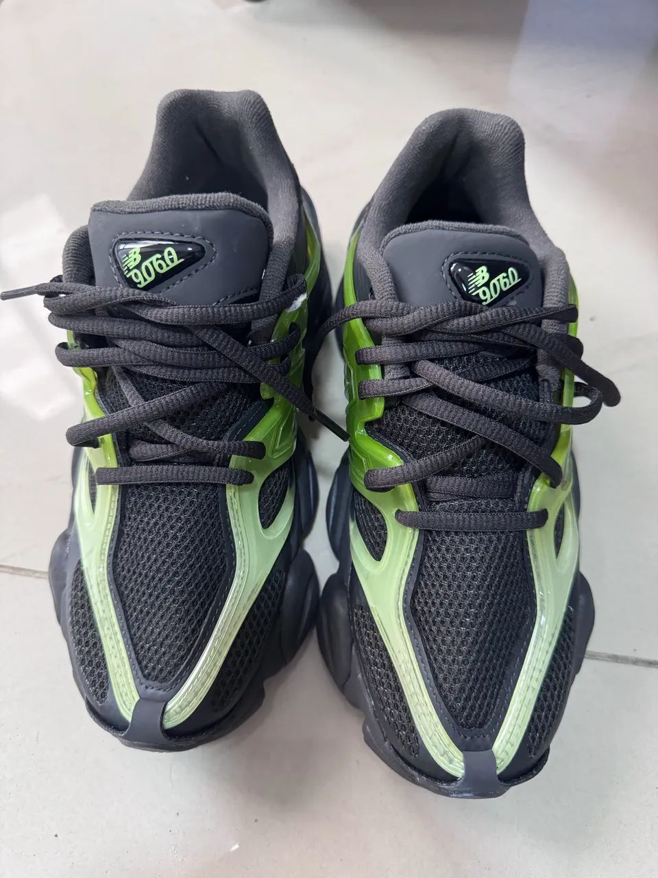 Tênis New balance 9060 edição limitada 