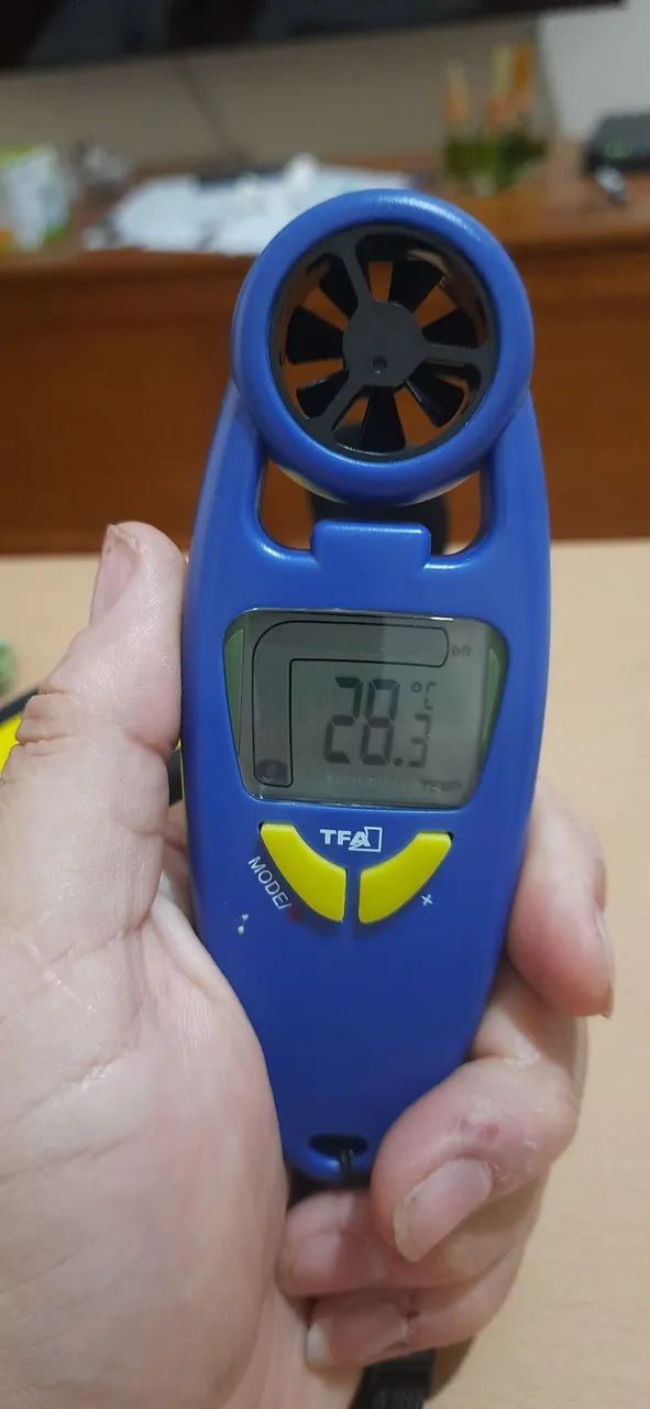 Anemometro com escala e termometro digital com iluminação  - Foto 2