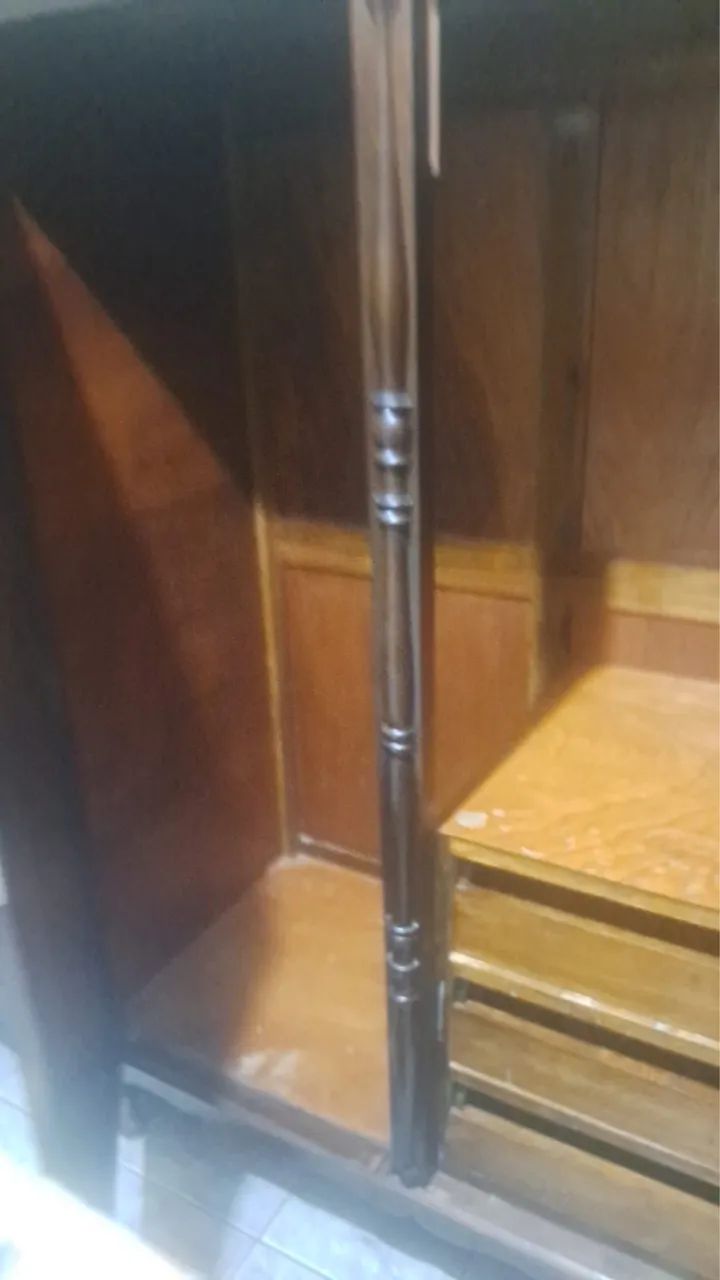 Guarda roupa madeira maciça  - Foto 3
