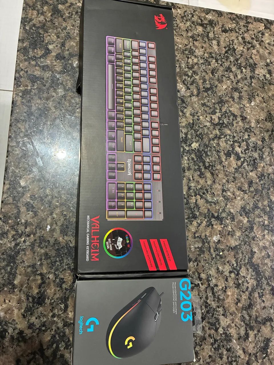 Teclado Mecânico Valheim Switch Brown K608 e Mouse Logitech g203