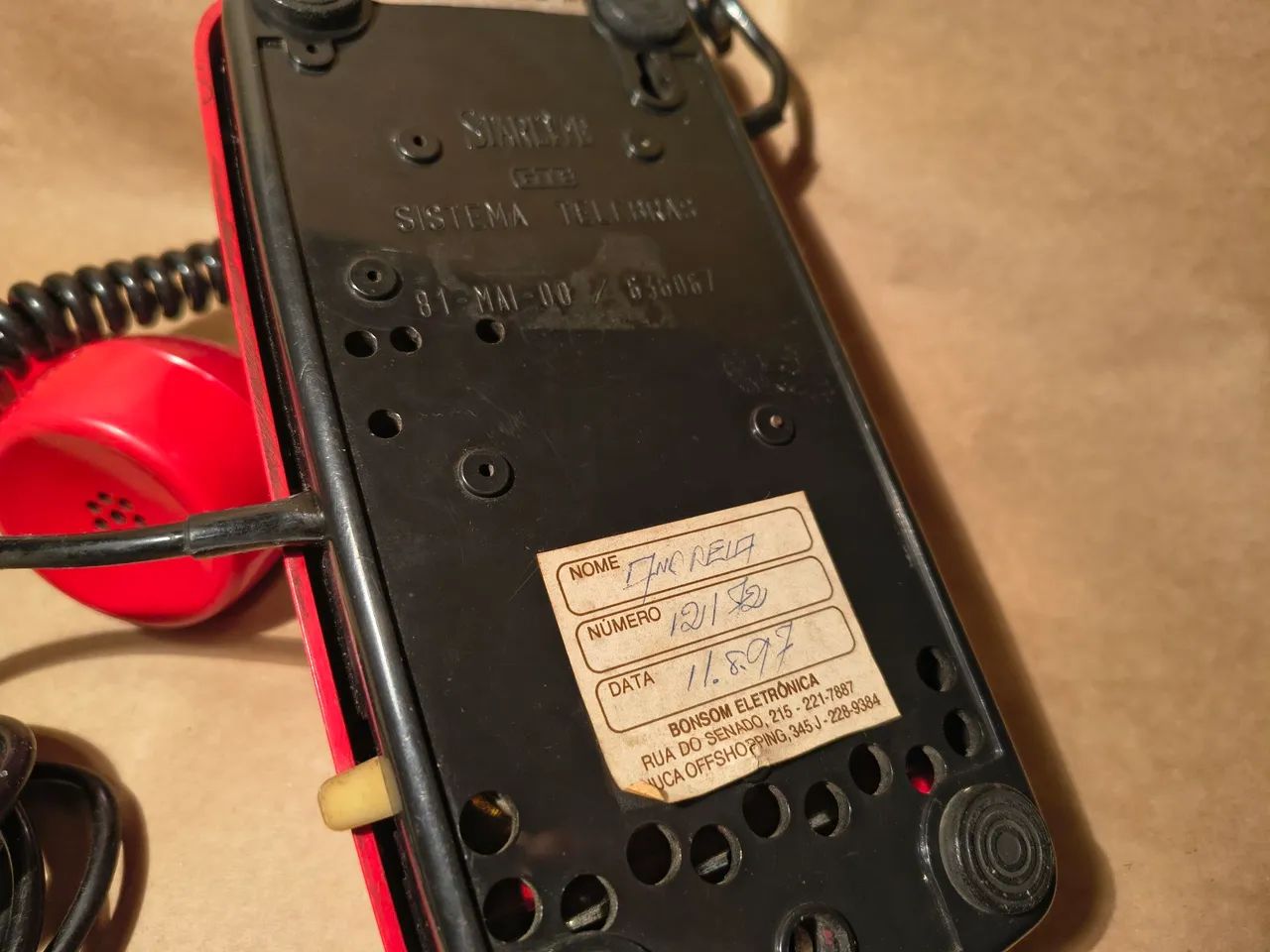 Telefone vermelho! Aparentemente de 1981 - Foto 5