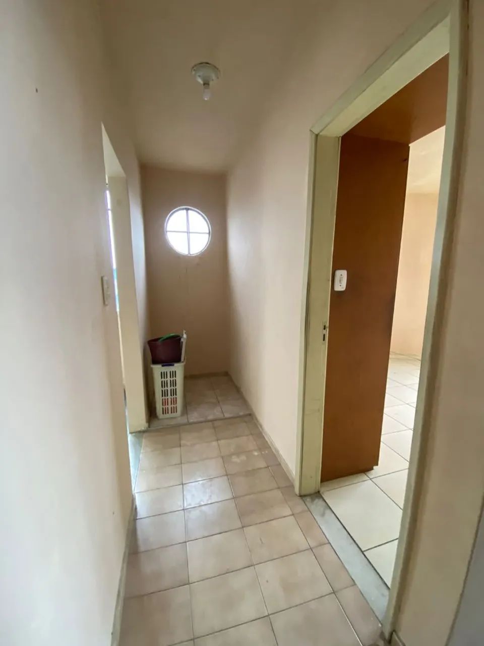 Alugo casa com 2 quartos em Ricardo de Albuquerque 