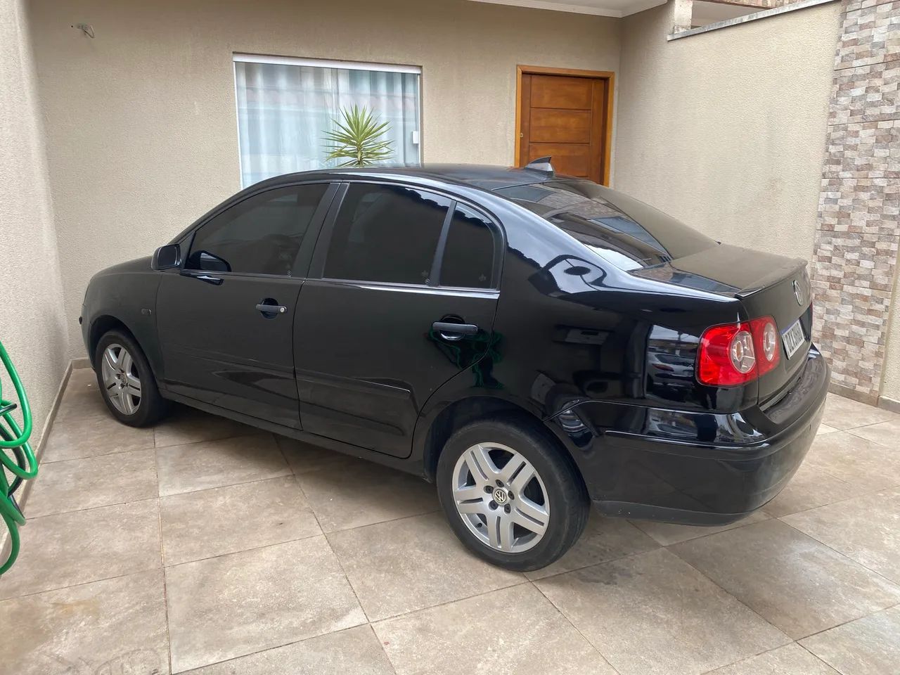 Volkswagen Polo Sedan 1.6 MI Total Flex 8V 4P 2008 - Foto 4