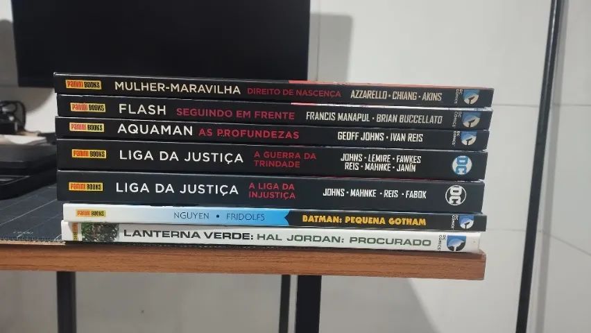 Kit de quadrinhos da DC em capa dura 