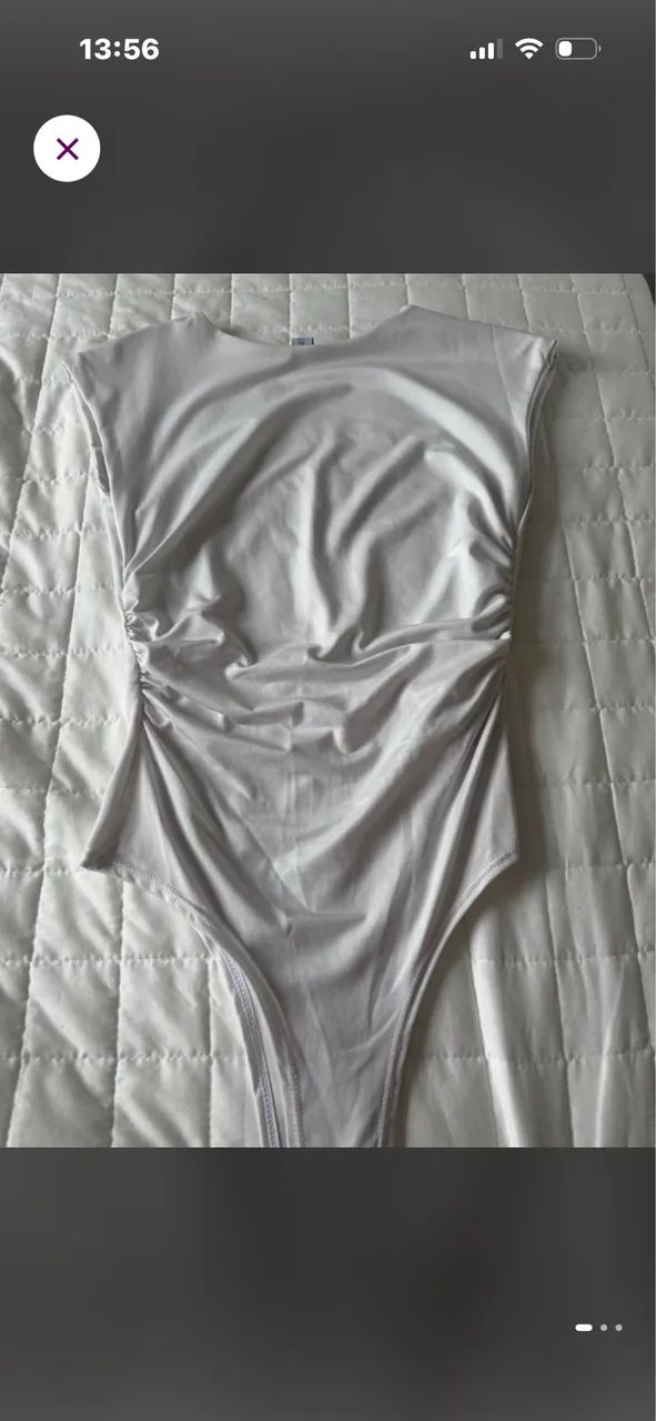 Body branco bluestell com detalhes drapeado  - Foto 2