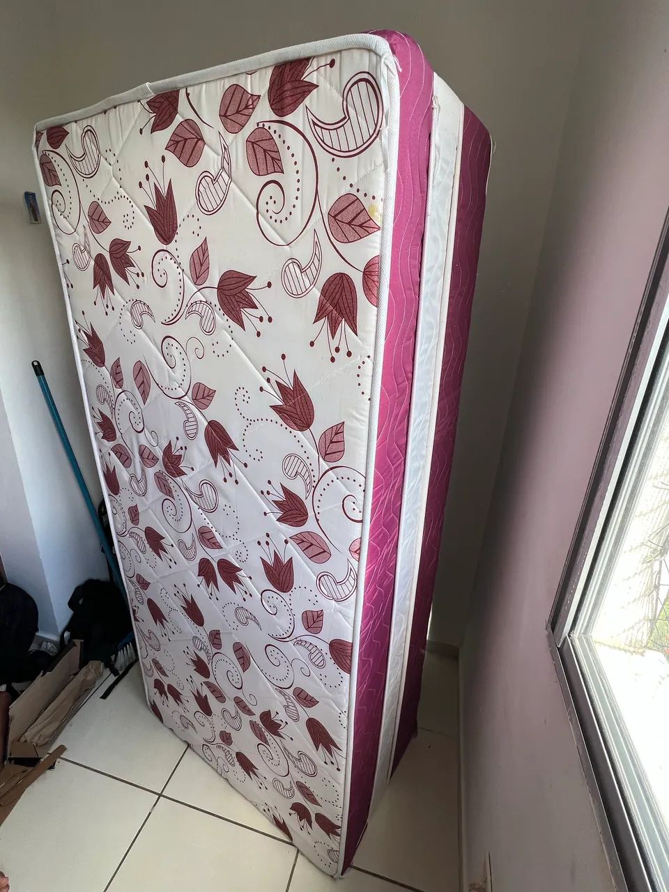 Vendo cama box solteiro com colchão ? - Foto 2