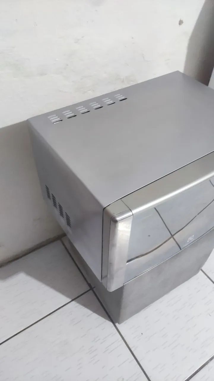 Microondas Eletrolux espelhado 30 litros  - Foto 2