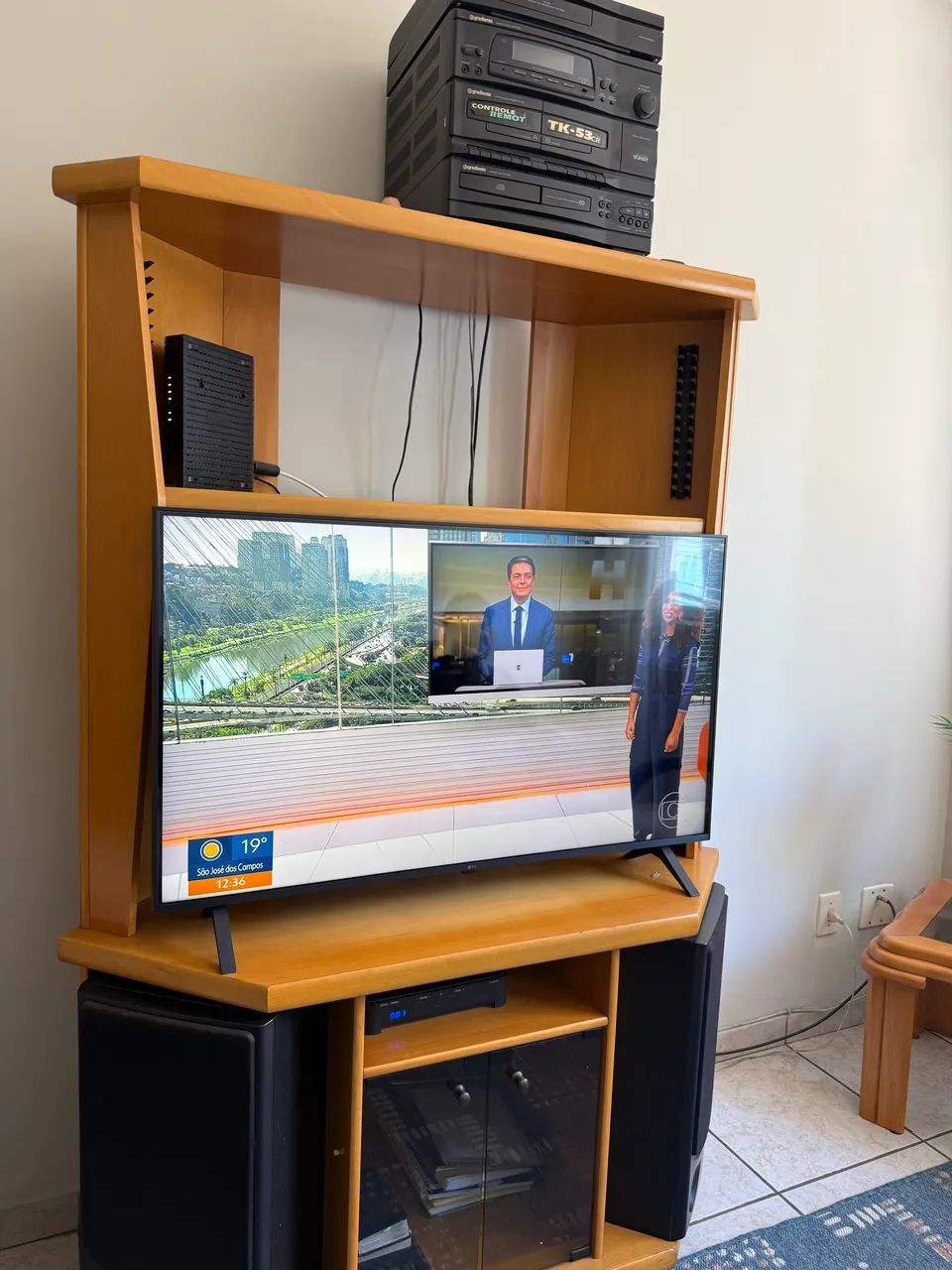 Estante/rack de madeira para TV - Foto 3