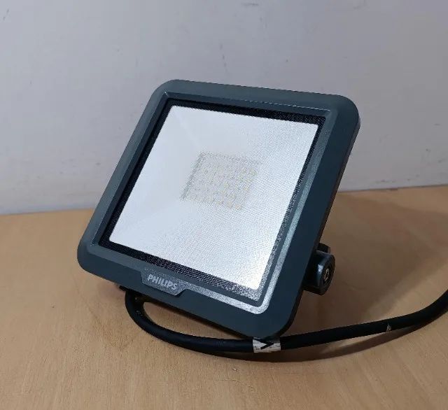Refletor LED Philips de 20W - Foto 4