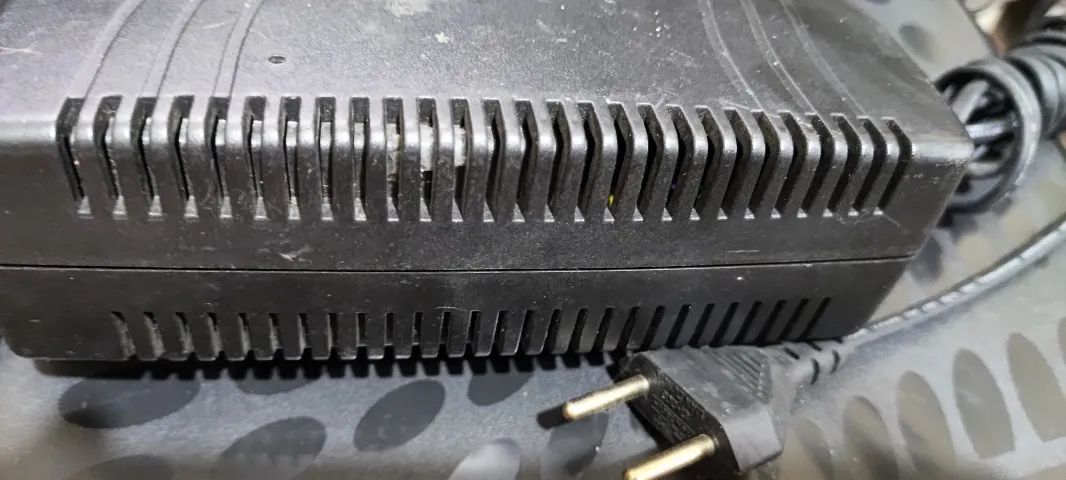 Fonte de Alimentação 12V x 5A profissional - Foto 4