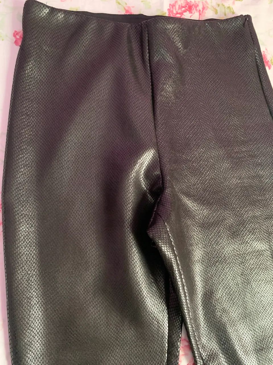 Calça de couro feminina; ( Zara ) - Foto 5