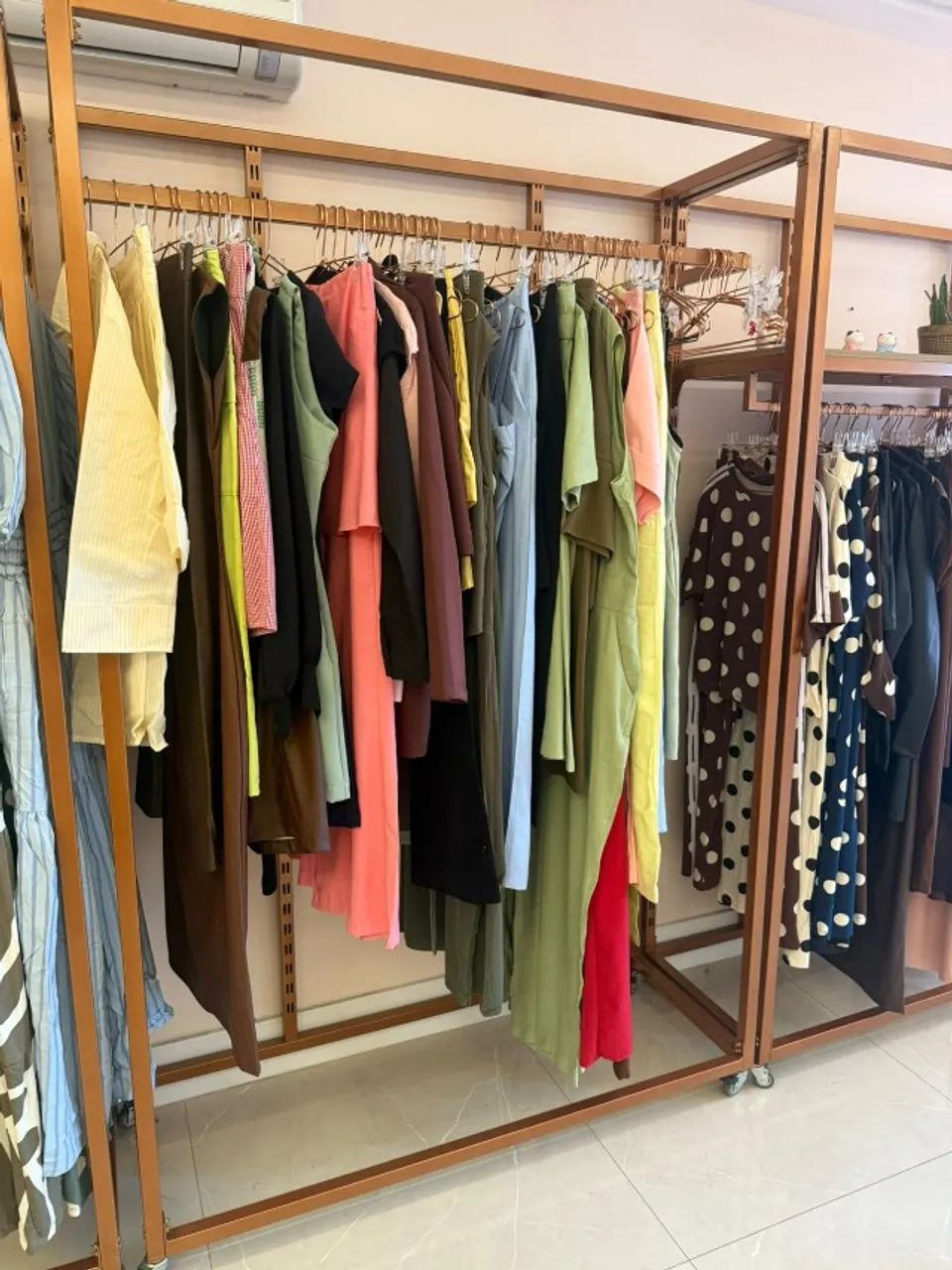 Araras de roupa para loja  - Foto 2